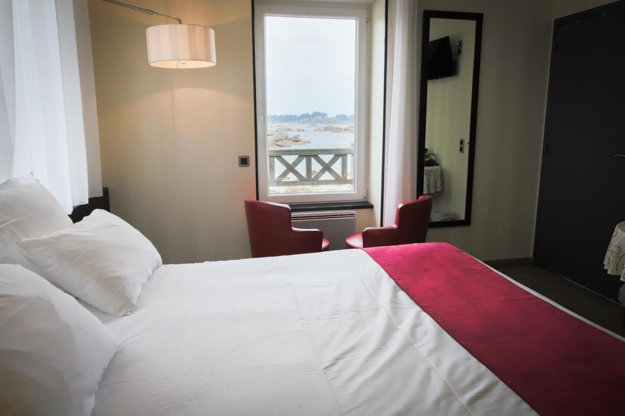Logis Saint Guirec Et De La 2*